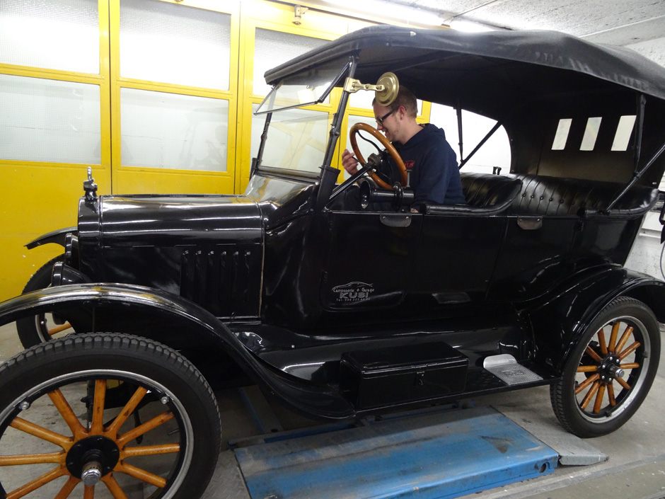 Oldtimerrestauration Garage Carrosserie Kusi, Aargau